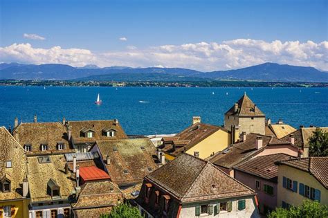 what to do in nyon.